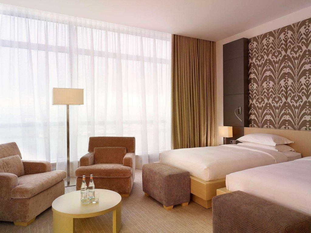 Hyatt Regency Душанбе Екстериор снимка