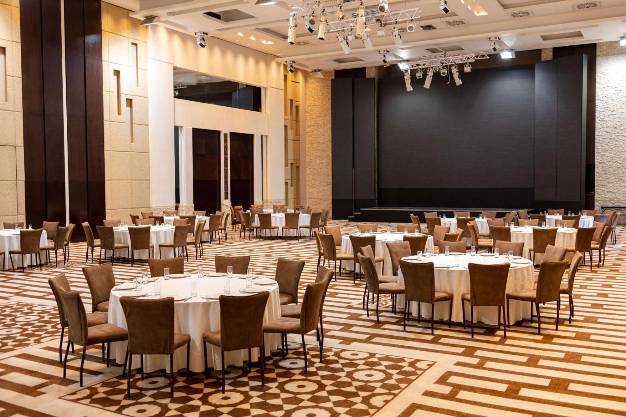 Hyatt Regency Душанбе Екстериор снимка